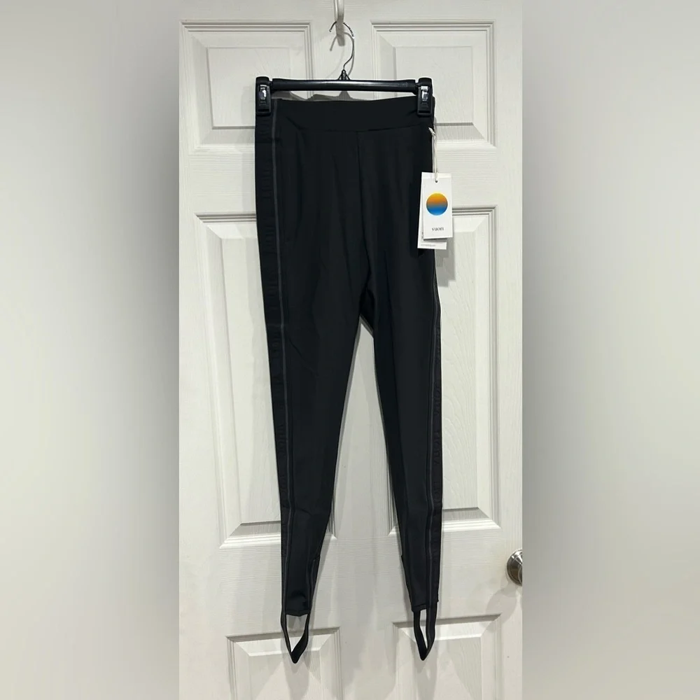Vuori Women's Medium Chilled Out Stirrup Legging Washed Black NWT High Rise